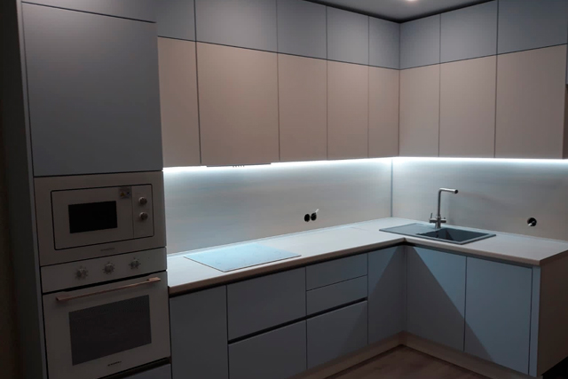 Кухня с ручками Gola на Студенческой 14 в ЖК Terra