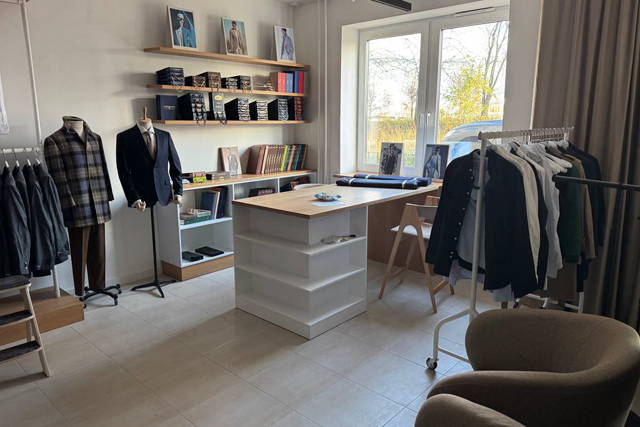 Мебель для ателье мужских костюмов на Смольном проспекте, 17