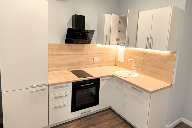 Угловая кухня и встроенные шкафы на Энерегтиков д. 2