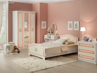 Фото Компоновка №5 Алиса (Шкаф 3-х створчатый/ Трюмо/ Кровать 1,2/ Комод/Пуф). Детские гарнитуры Алиса.