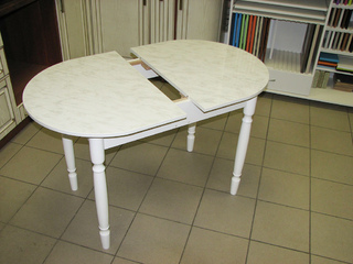 Фото Стол Овальный (раскладной) (универсальный) (пластик). Ноги дерево. Кухонные столы и обеденные группы.