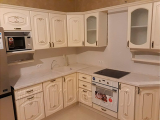 Фото Кухонный гарнитур Бергамо 1950х2200 с карнизом. Кухонные гарнитуры Бергамо.