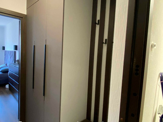 Фото Шкаф в прихожую Арцеуловская аллея д. 21, 5-ая парадная. Шкафы-купе в прихожую по своим размерам.