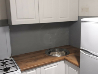 Фото Кухня Империя с фасадами Белый эмалит в Петергофе на Ропшинском шоссе д.6. Кухонные гарнитуры Империя.