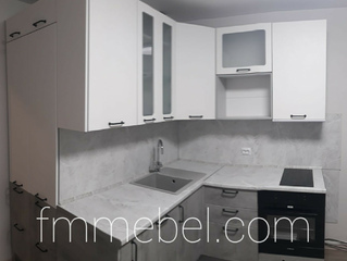 Фото Угловая кухня Лофт с двумя пеналами в ЖК Северная Долина на Толубеевском проезде, д. 38, корп. 3. Кухонные гарнитуры Лофт.