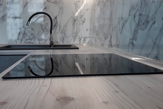 Угловая кухня Ройс на Мартыновской д. 10, корп 1.